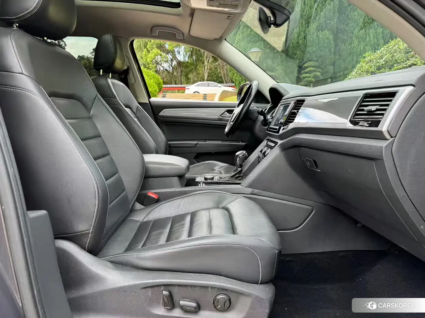 Volkswagen Touareg 2018 Champagne/brown из Китая, фото 6