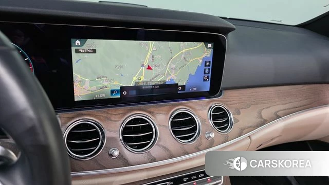 Mercedes-Benz E-Class W213 2023 Белый из Кореи, фото 6
