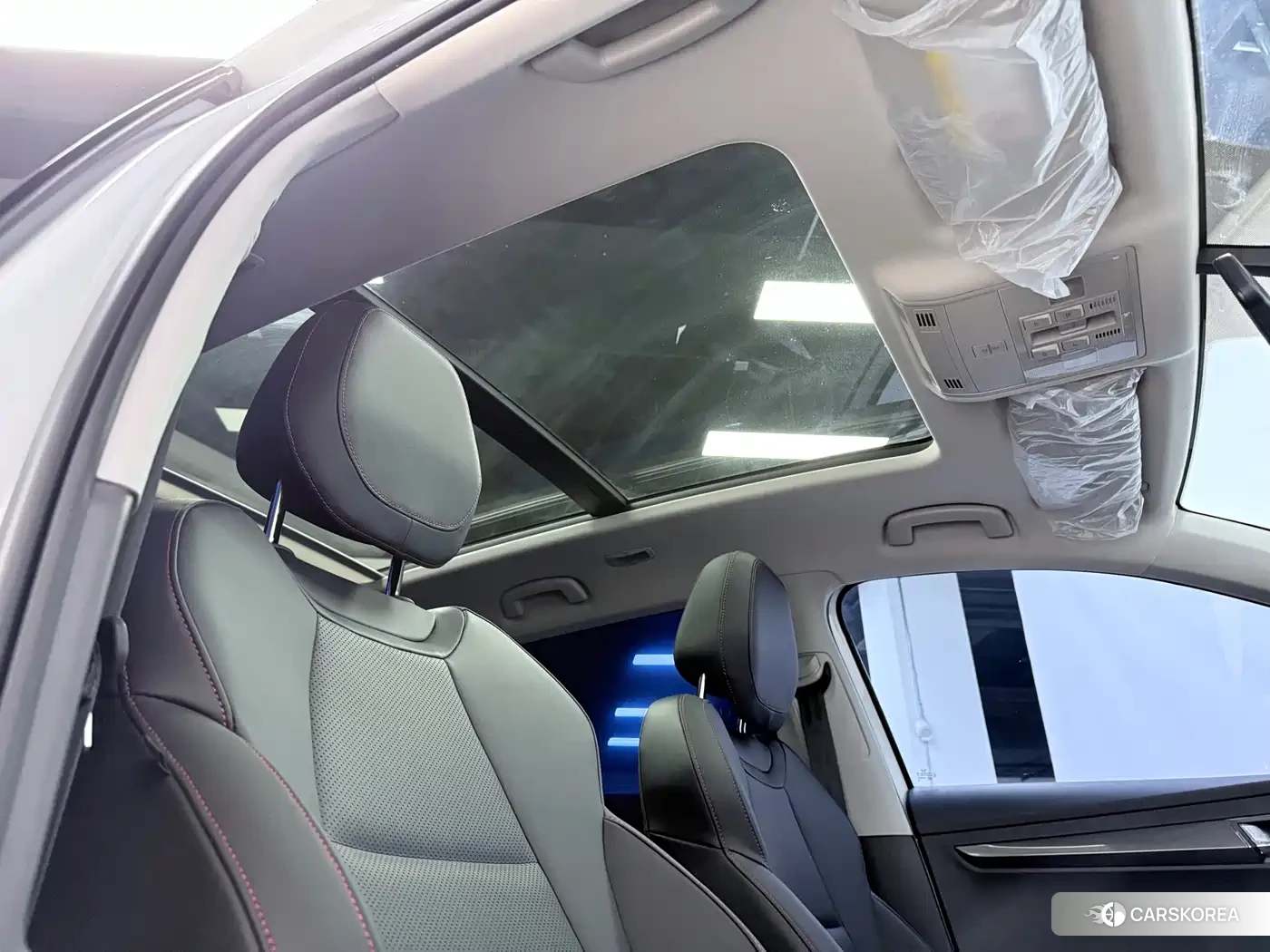 Skoda Krok 2024 Белый из Китая, фото 6