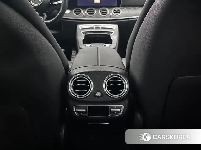 Mercedes-Benz E-Class W213 2023 Белый из Кореи, фото 6