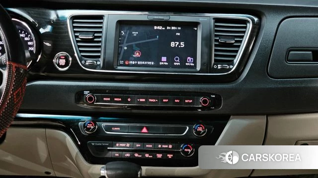 Kia The New Carnival 2018 Серебряный из Кореи, фото 6