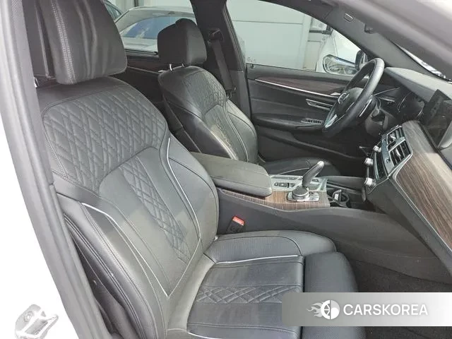 BMW 5 Series (G30) 2018 Белый из Кореи, фото 6