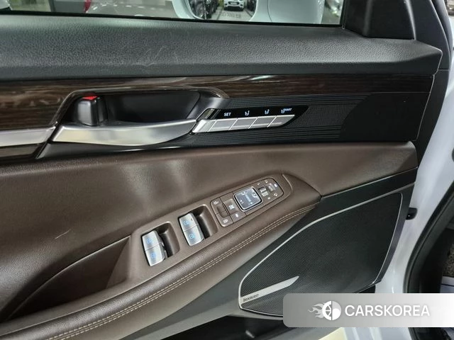 Genesis EQ900 2018 Белый из Кореи, фото 6