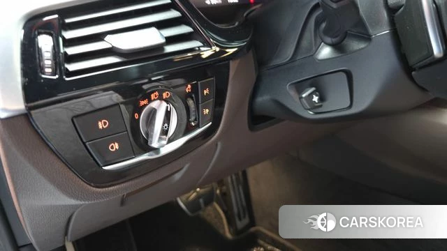 BMW 5 Series (G30) 2020 Синий из Кореи, фото 6