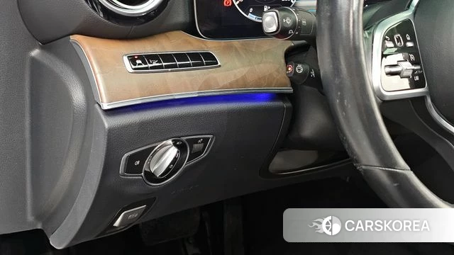 Mercedes-Benz E-Class W213 2019 Белый из Кореи, фото 6