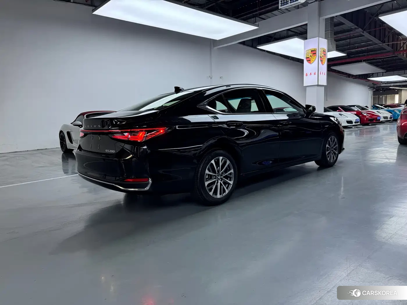 Lexus ES 2026 Черный из Китая, фото 6