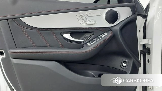 Mercedes-Benz GLC-Class X253 2022 Белый из Кореи, фото 6