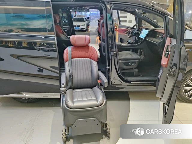 GAC Trumpchi Trumpchi E9 PHEV 2026 Черный из Китая, фото 6