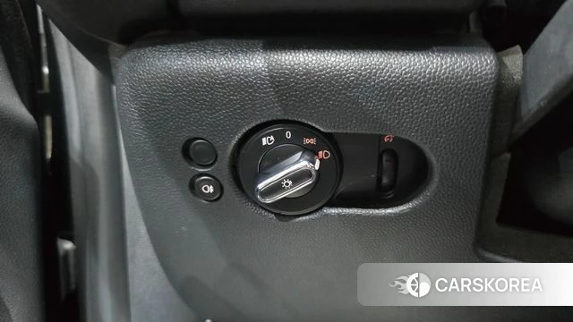 Mini Cooper Electric 2023 Черный из Кореи, фото 6