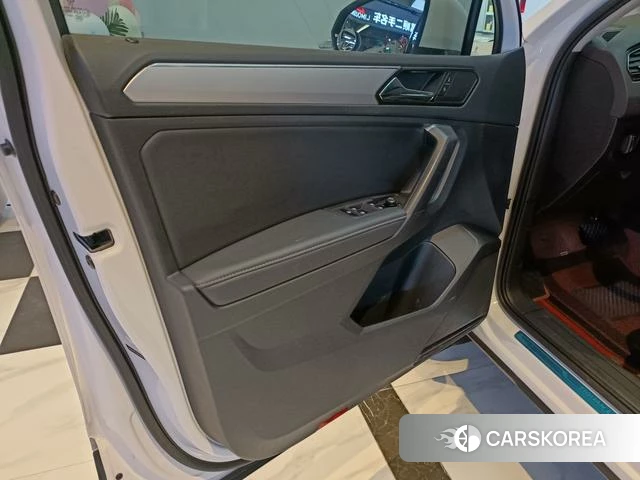 Volkswagen Tiguan L 2020 Белый из Китая, фото 6