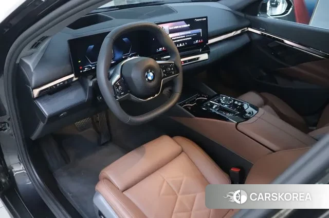 BMW 5 Series (G60) 2025 Серый из Кореи, фото 6