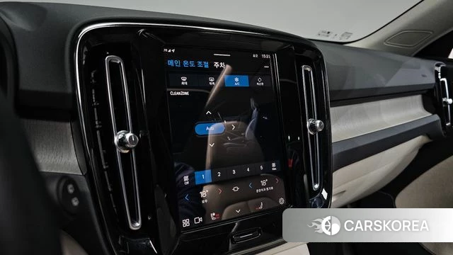 Volvo XC40 2023 Белый из Кореи, фото 6