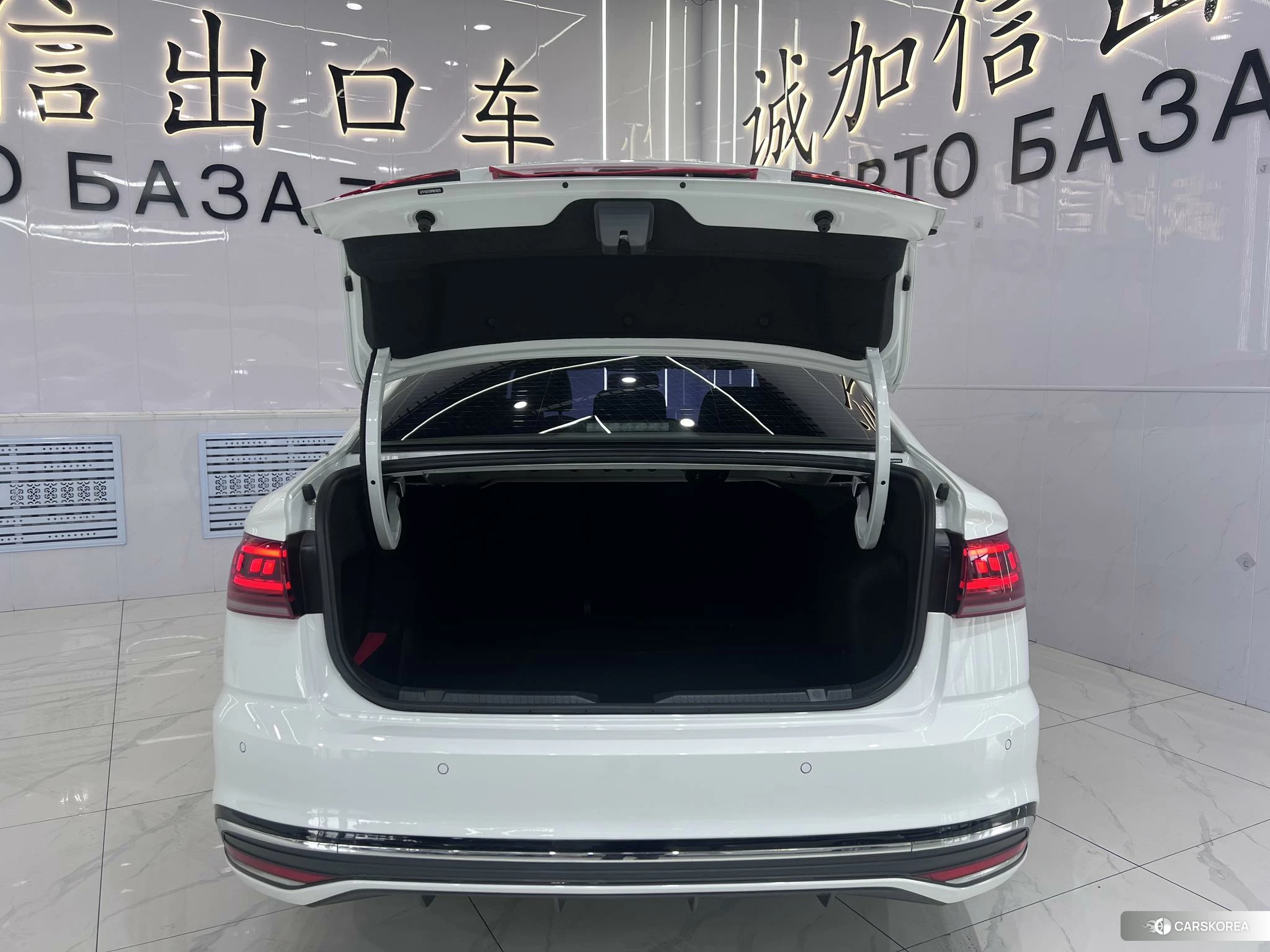 Volkswagen Bora 2022 Белый из Китая, фото 6