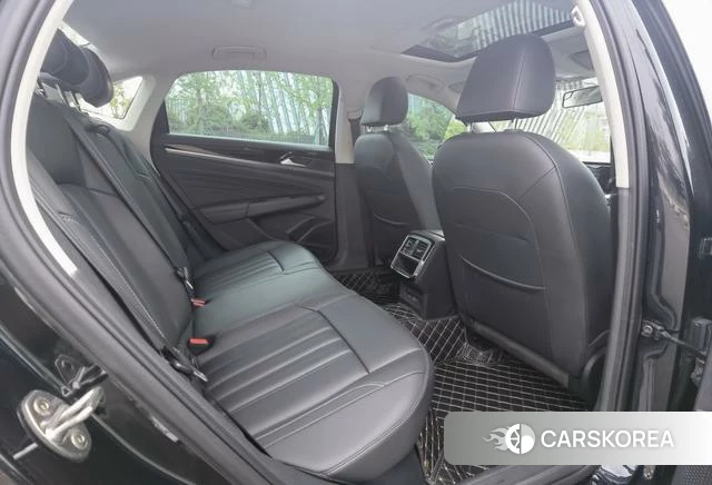 Volkswagen Passat 2022 Черный из Китая, фото 6