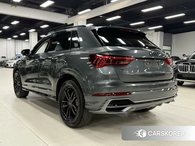 Audi Q3 2022 Темно-серый из Китая, фото 6