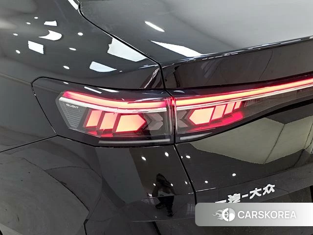Volkswagen Magotan 2025 Черный из Китая, фото 6