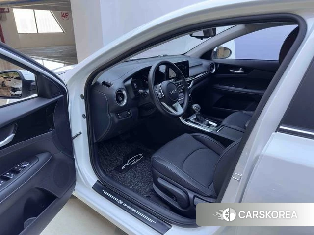 Kia K3 2022 Белый из Китая, фото 6