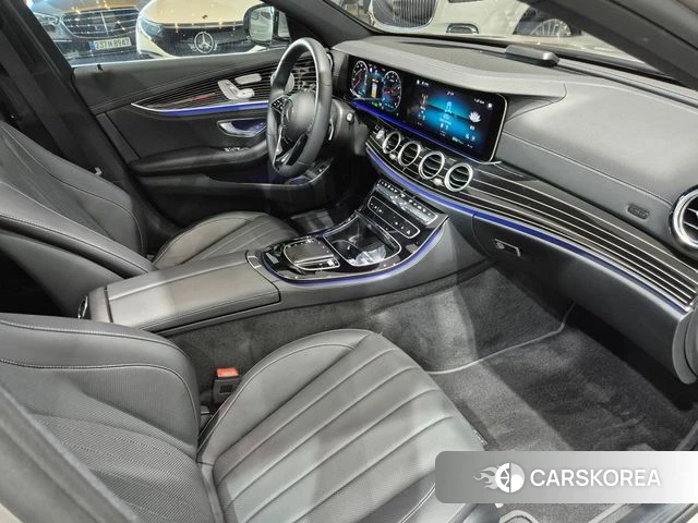 Mercedes-Benz E-Class W213 2023 Песочный из Кореи, фото 6