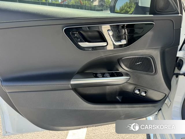 Mercedes-Benz C-class PHEV 2023 Белый из Китая, фото 6