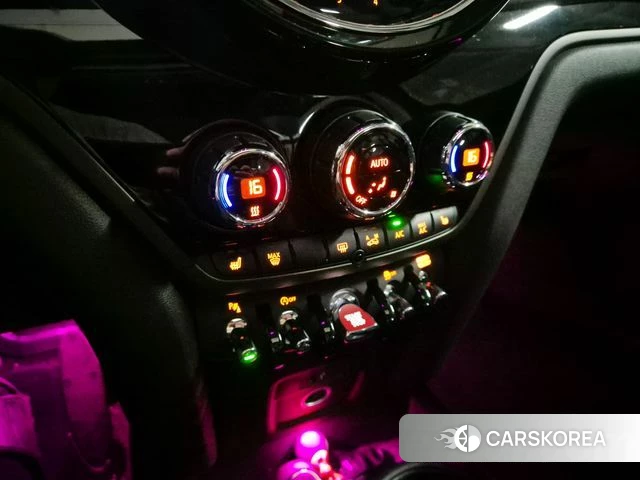 Mini Cooper Countryman 2023 Черный из Кореи, фото 6