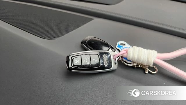 Audi Q8 (4M) 2020 Белый из Кореи, фото 6