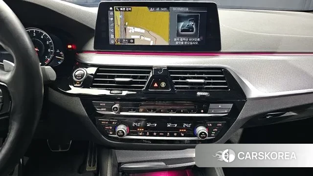 BMW 5 Series (G30) 2018 Белый из Кореи, фото 6