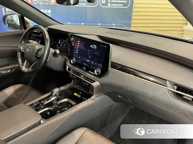Lexus RX 2023 Серебристо-серый из Китая, фото 6