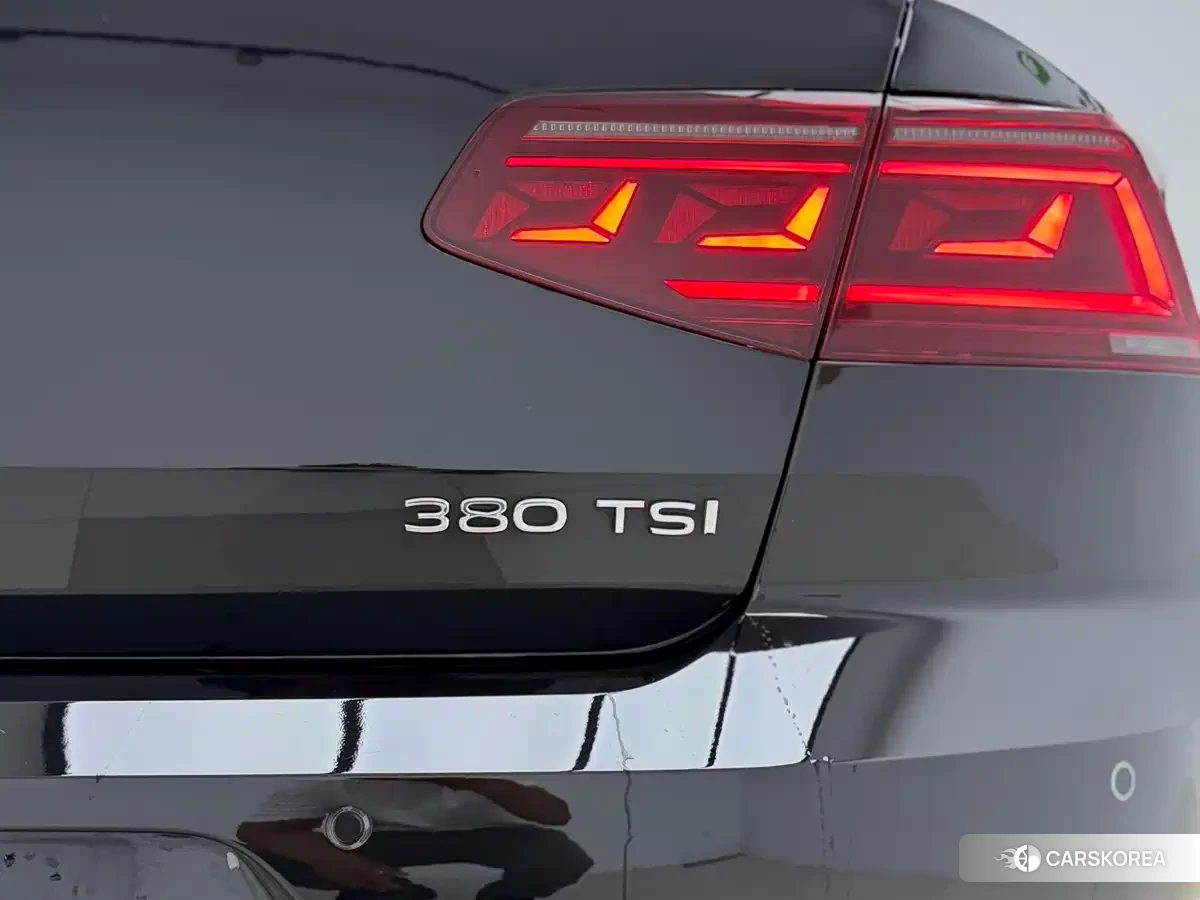 Volkswagen Magotan 2024 Черный из Китая, фото 6