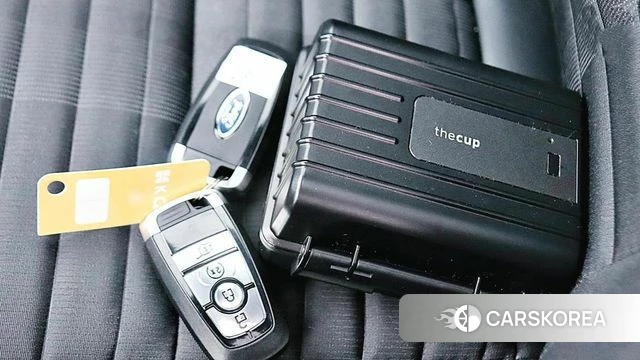 Ford Explorer 6th Generation 2025 Белый из Кореи, фото 6