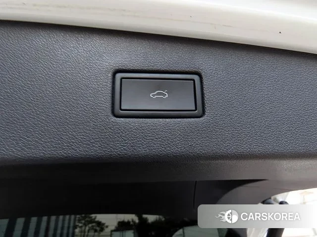 Volkswagen Tiguan Allspace 2023 Белый из Кореи, фото 6