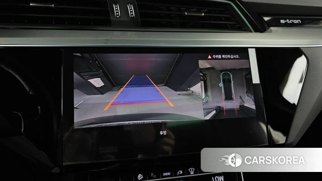 Audi e-Tron 2023 Серый из Кореи, фото 6