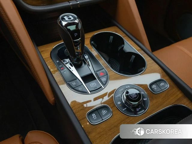 Bentley Bentayga 2025 Черный из Кореи, фото 6