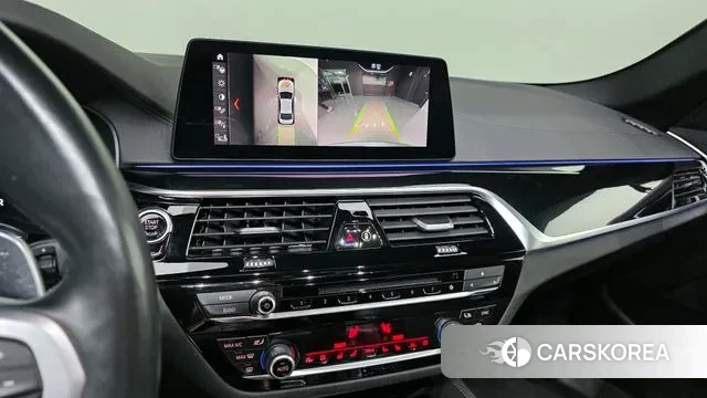 BMW 5 Series (G30) 2019 Серебристо-серый из Кореи, фото 6