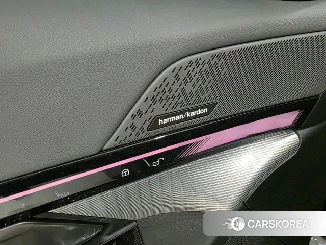 BMW 5 Series (G60) 2025 Черный из Кореи, фото 6