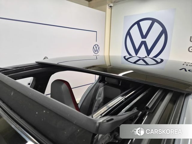 Volkswagen Golf 8th Generation 2025 Серый из Кореи, фото 6