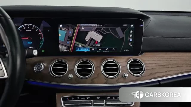 Mercedes-Benz E-Class W213 2021 Серебристо-серый из Кореи, фото 6