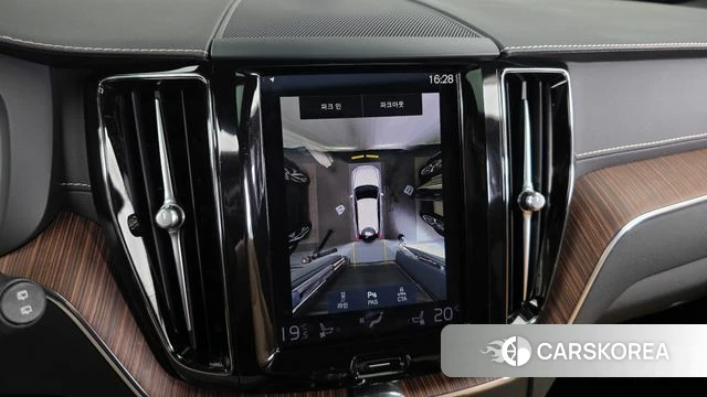 Volvo XC60 second Generation 2021 Белый из Кореи, фото 6