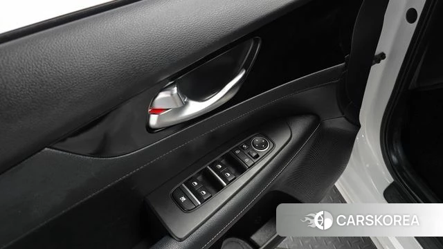 Kia The New K3 2nd generation 2022 Белый из Кореи, фото 6