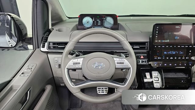 Hyundai Staria 2023 Белый из Кореи, фото 6
