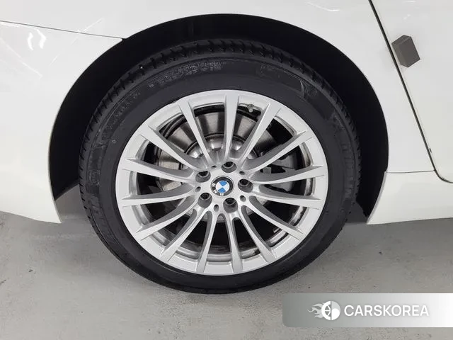 BMW 5 Series (G30) 2020 Белый из Кореи, фото 6