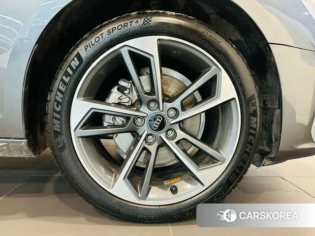 Audi A4L 2022 Темно-серый из Китая, фото 6