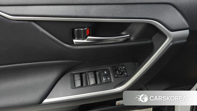 Toyota RAV4 5th Generation 2019 Белый из Кореи, фото 6