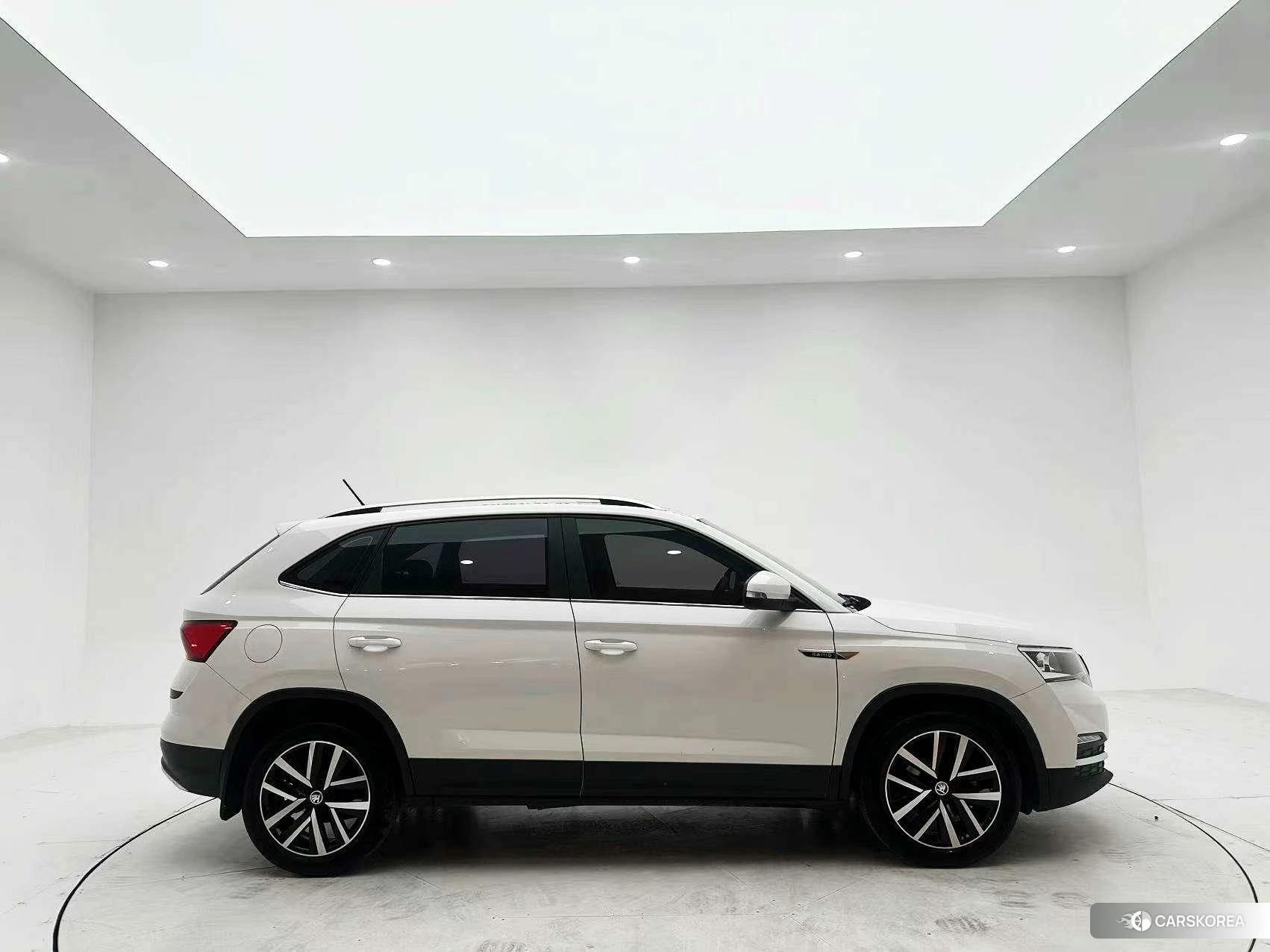 Skoda Komick 2022 Белый из Китая, фото 6