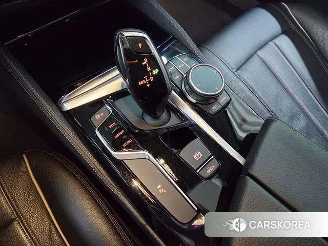 BMW 5 Series (G30) 2019 Белый из Кореи, фото 6