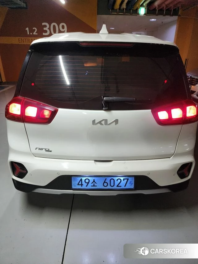 Kia Niro Plus 2022 Белый из Кореи, фото 6