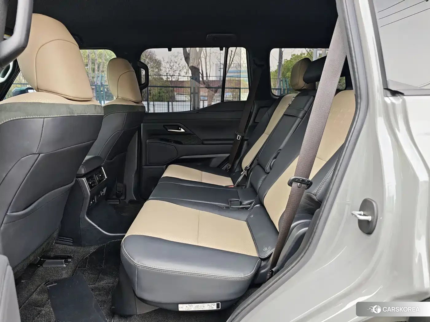 Lexus GX 2024 Silver/gray из Китая, фото 6