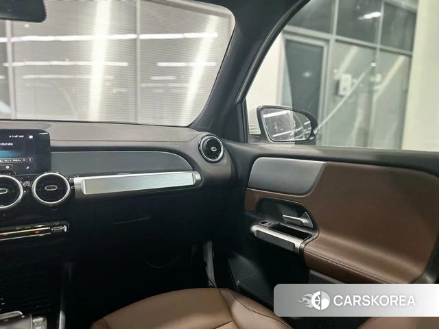 Mercedes-Benz GLB 2022 Белый из Китая, фото 6