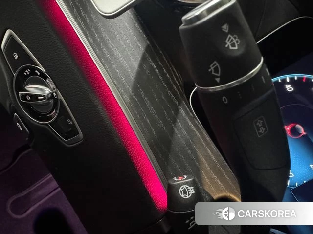 Mercedes-Benz E-Class W213 2023 Белый из Кореи, фото 6