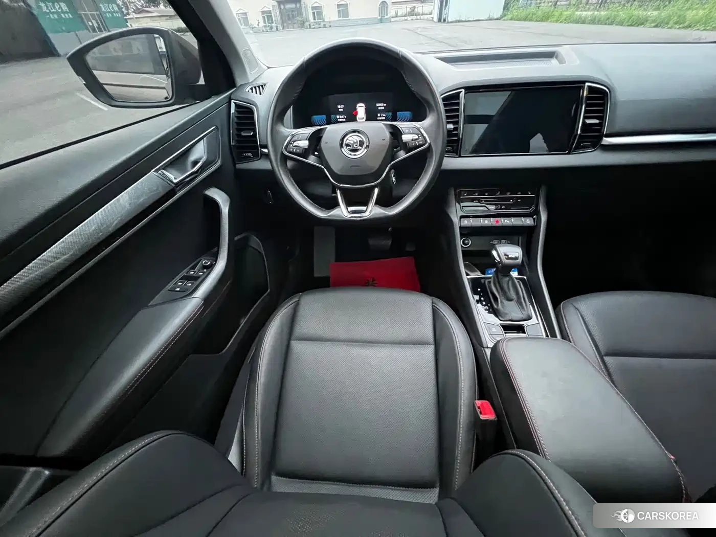 Skoda Karoq 2022 Champagne/brown из Китая, фото 6