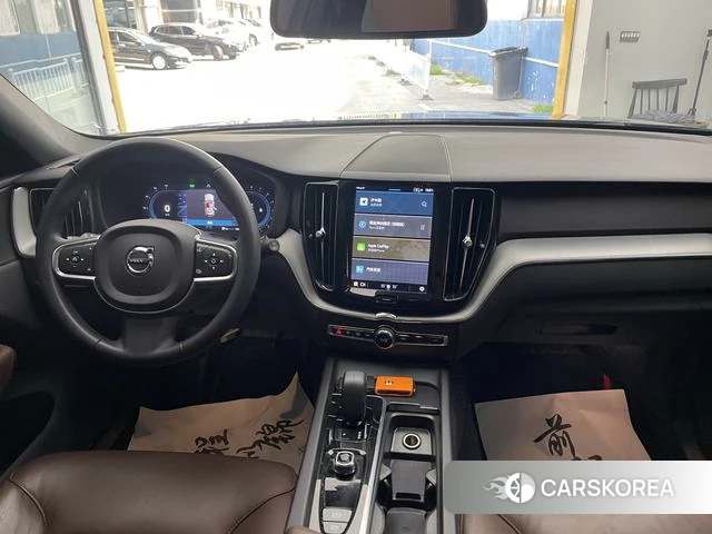 Volvo XC60 2023 Черный из Китая, фото 6